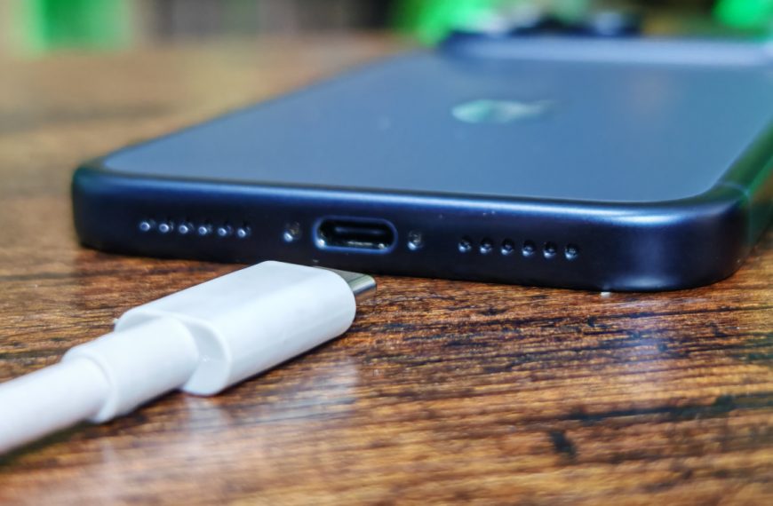 L’iPhone 18 Pro Max aurait une batterie à plus forte capacité que le Galaxy S26 Ultra, une première entre Apple et Samsung