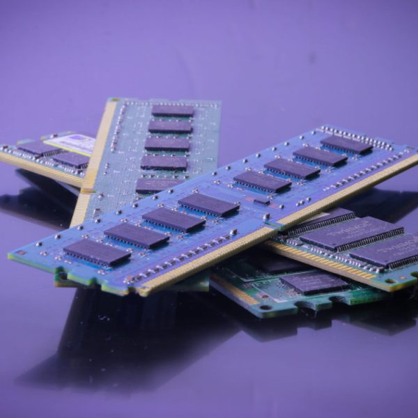 Crise de la mémoire : on a comparé les prix de la RAM et des SSD avec ceux d’il y a un an, ça fait froid dans le dos