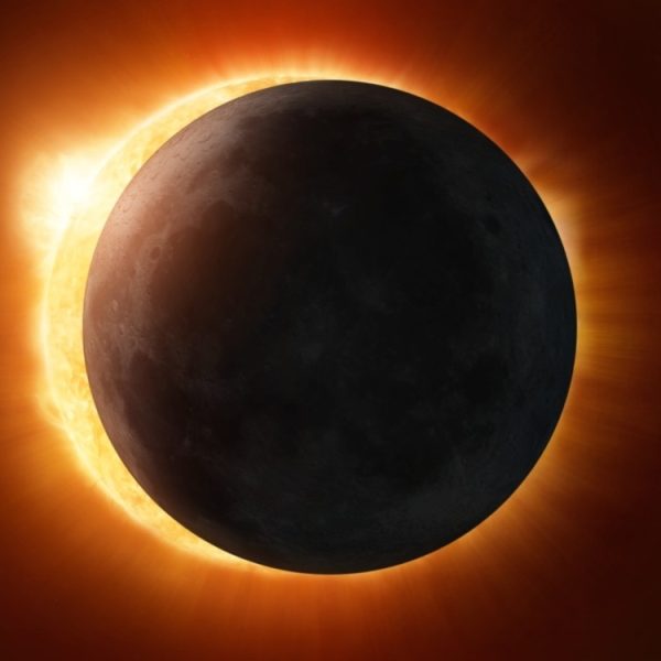 C’est la première éclipse solaire totale en Europe depuis 25 ans : quand et comment l’admirer en toute sécurité
