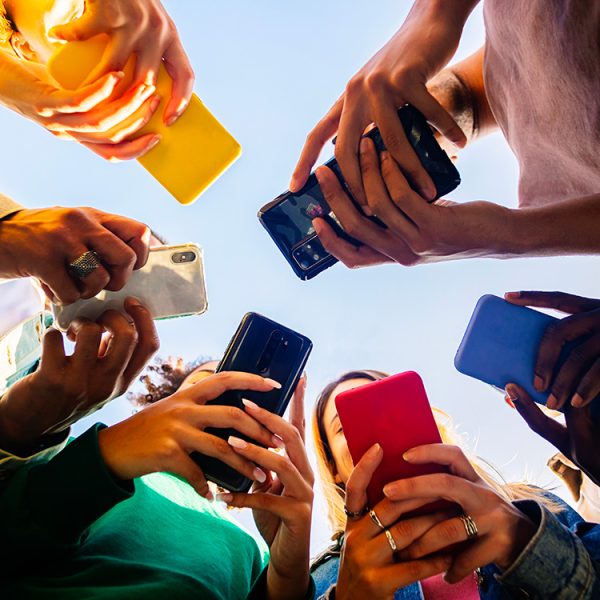 Cette marque de smartphones a le vent en poupe, elle progresse plus vite que Samsung et Apple