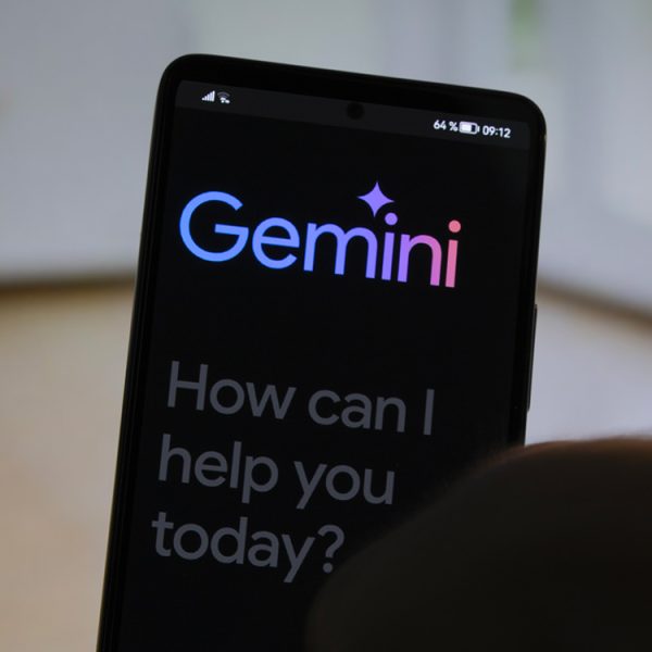 L’UE oblige Google à ouvrir Android aux assistants IA concurrents
