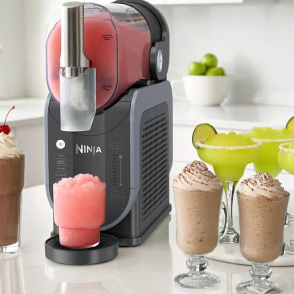 Ninja SLUSHi : avec cette double promotion, la machine à boissons glacées passe à prix mini, c’est parfait pour l’été !
