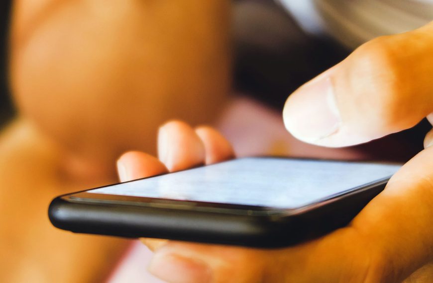 Comment votre opérateur suit votre activité en ligne sans avoir besoin de lire vos messages