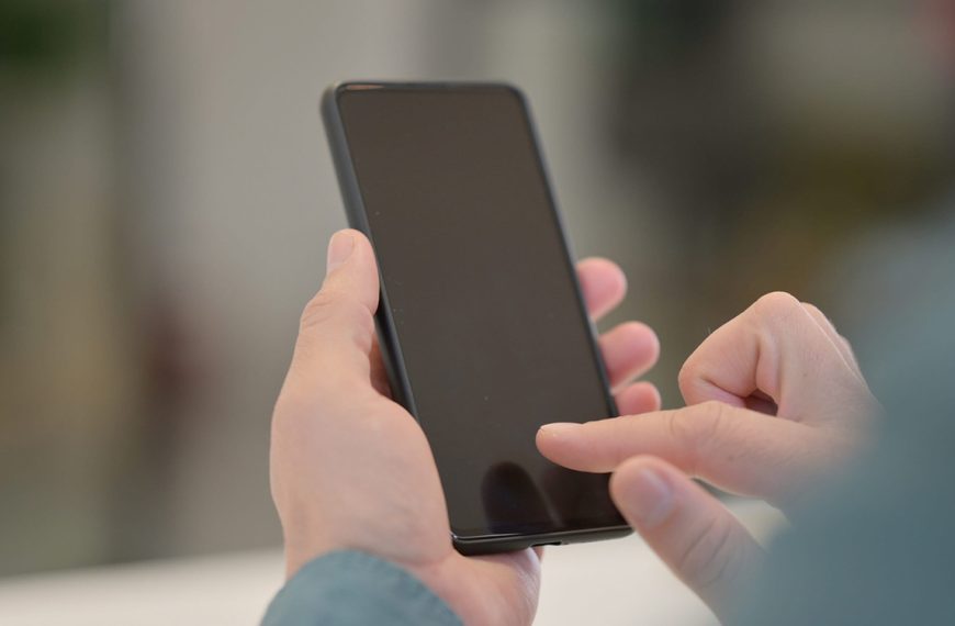Apple fait la chasse aux traqueurs : pourquoi votre navigateur ne suffit pas à vous protéger du pistage