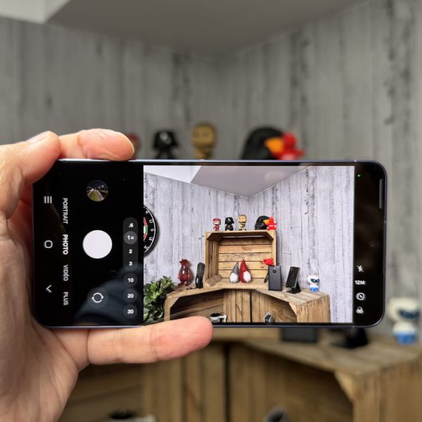 Samsung s’apprêterait à offrir aux Galaxy S25 une fonction vidéo inédite du Galaxy S26