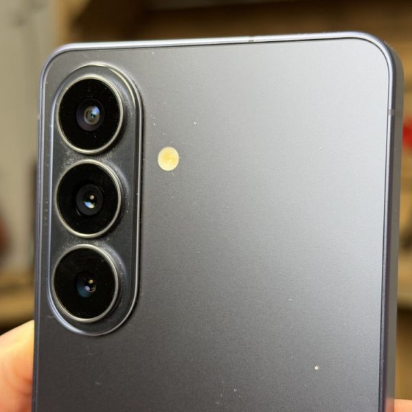 Galaxy S27 : Samsung va intégrer de nouveaux capteurs photo sur tous les modèles
