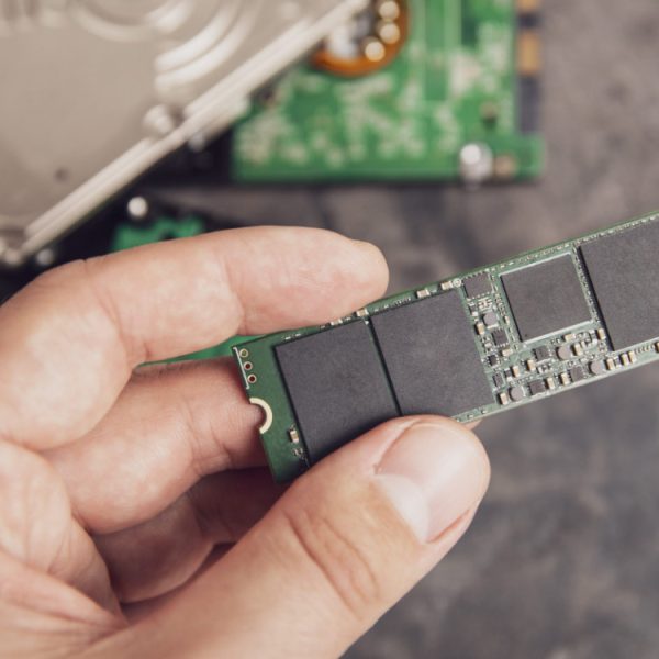 Crise de la mémoire : ce justicier anonyme traque les arnaques en ligne qui promettent des SSD à prix d’or