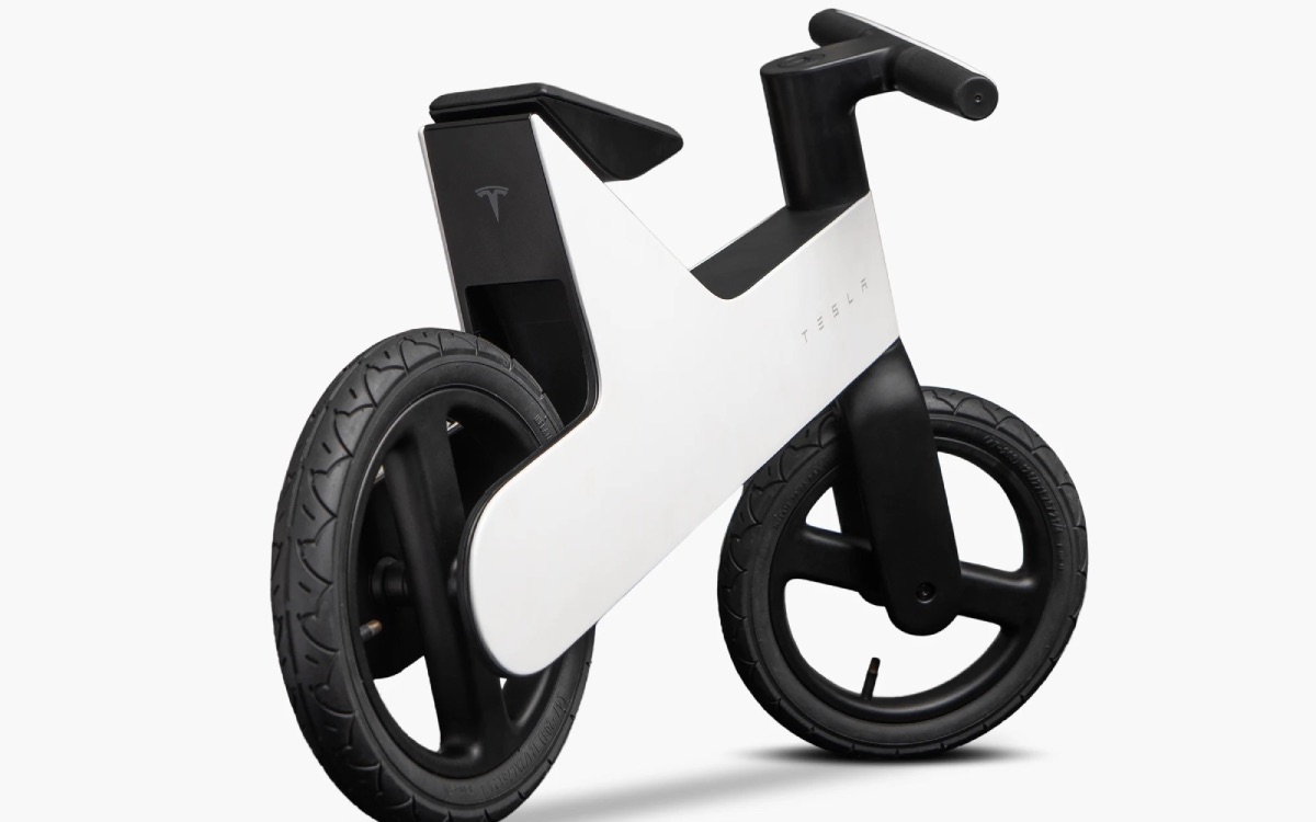 Les fans de Tesla réclamaient un vélo électrique, voici la réponse surprenante de la marque