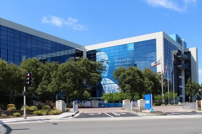 Intel lève finalement 20 Md$ pour accélérer sa transformation dans l'IA