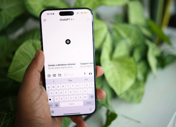 Publicités dans ChatGPT : OpenAI monétise son chatbot