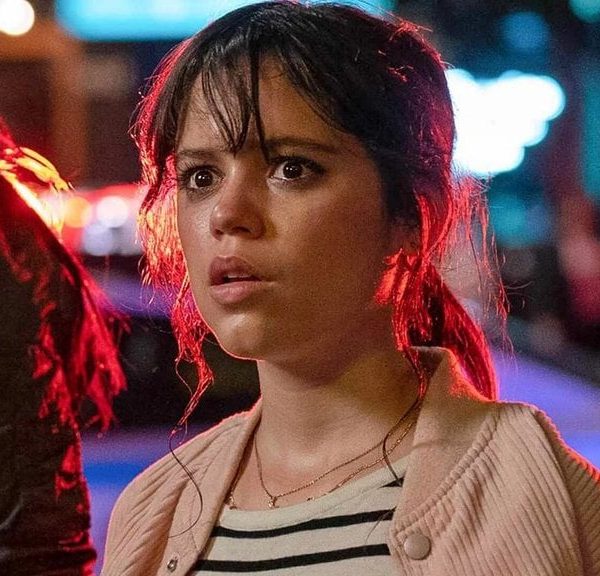 “Pas une gorgée d’eau” Jenna Ortega, star de Mercredi sur Netflix, révèle le terrible revers de son enfance d’actrice