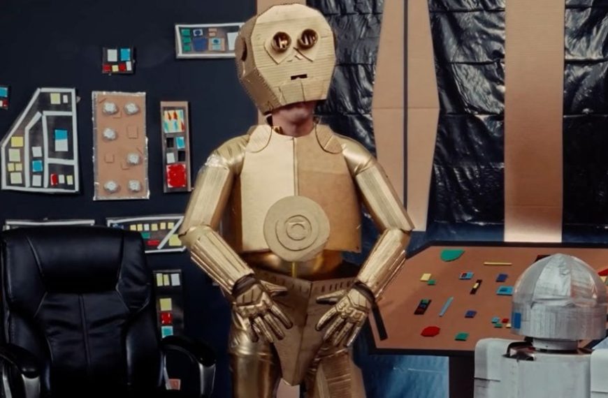 "Et si Star Wars avait eu un budget de 10€ ?" Ce film gratuit est une masterclass et une lettre d'amour à la saga !