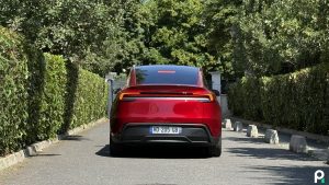 Deux ans plus tard, le FSD de Tesla n’a toujours pas réglé ses comptes avec les trains