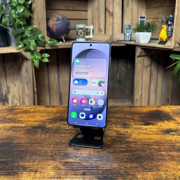 One UI 9.5 serait déjà en cours de développement, la première bêta pourrait sortir plus tôt que prévu sur les Galaxy S26