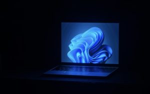 Fini les redémarrages forcés ? Microsoft change enfin sa politique de mises à jour Windows 11
