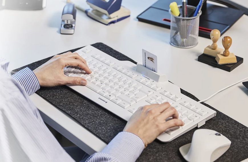 CHERRY sort deux lecteurs de carte à puce qui marchent sous Linux sans pilote propriétaire