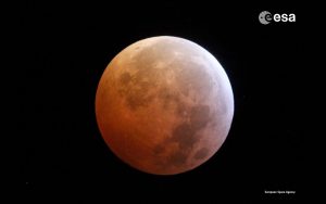 Éclipse lunaire en France : quand et comment observer le dernier grand spectacle céleste de cet été