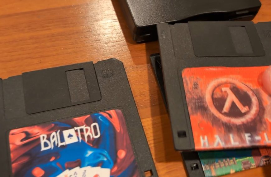 Lancer ses jeux Steam à partir de vieilles disquettes, c’est le projet fou mais fonctionnel de ce joueur nostalgique