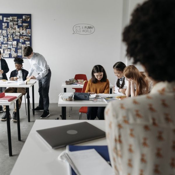 OpenAI pousse trois nouveaux outils dans les écoles, en pleine épidémie de triche à l'IA