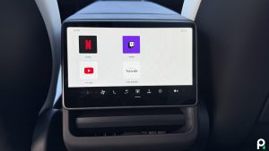 Tesla pourrait bientôt transformer ses voitures en véritables salles de cinéma, voici comment