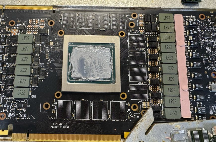 Un atelier japonais double la VRAM des RTX 2080 Ti pour pas cher
