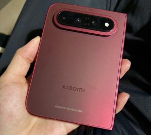 Le Xiaomi 18 Fold se montre en image, un concurrent sérieux au Galaxy Z Fold 8 et à l’iPhone pliable
