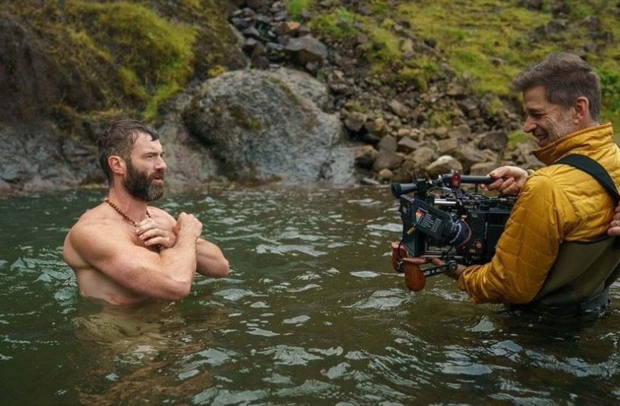 "Une véritable honte du début à la fin", le dernier film de Zack Snyder (Justice League) se fait assassiner…