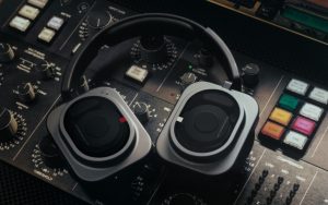 Nothing officialise le Headphone (1) Pro : son casque haut de gamme le plus abouti (et le plus cher)