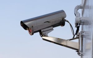 Votre logiciel de travail vous surveille peut-être plus que vous ne le pensez, et l’IA n’y est pour rien