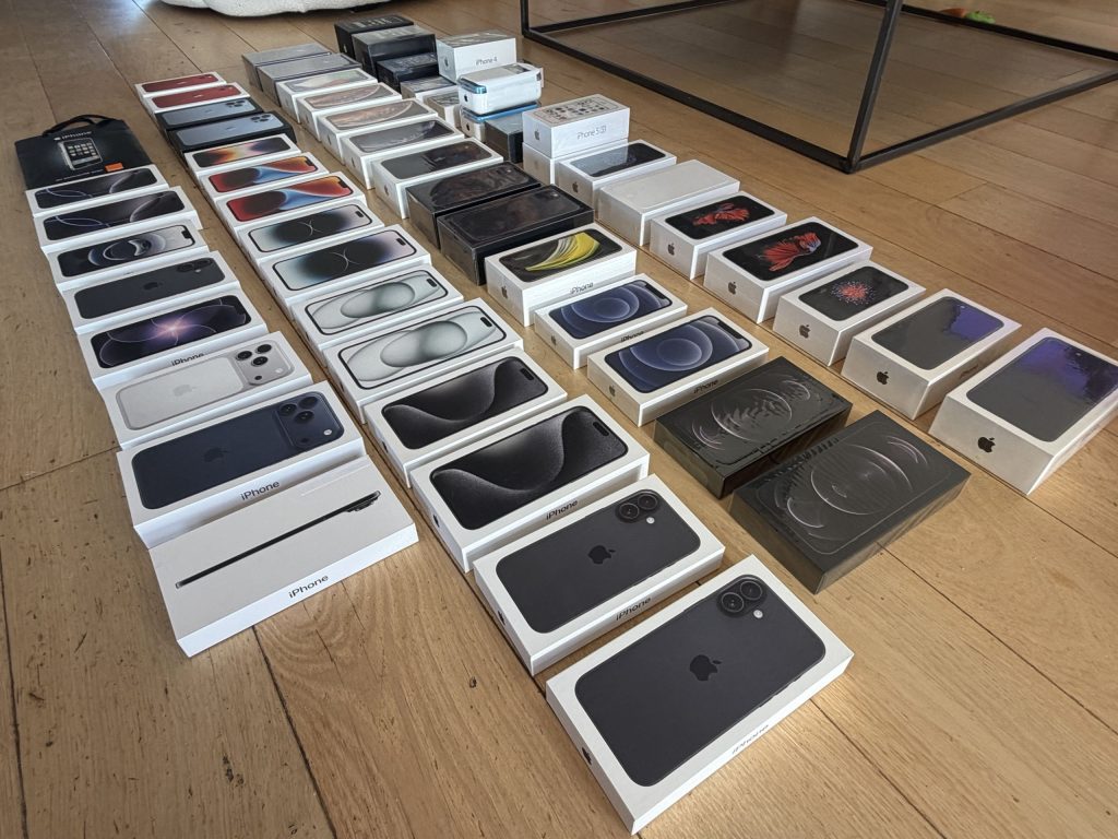 Ce Français vend sa collection complète d’iPhone aux enchères, elle est estimée à 80 000 €