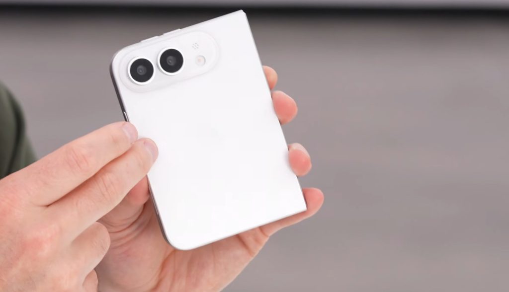 L’iPhone Ultra profiterait bien de cette fonction clé, même si les maquettes présumées montrent le contraire