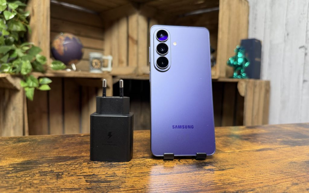 One UI 9 : Samsung confirme le déploiement imminent de la version stable sur les Galaxy S26