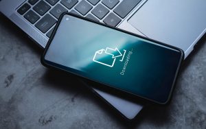 Téléchargement et streaming : l’Arcom peut-elle vous tracer si vous utilisez un VPN ?