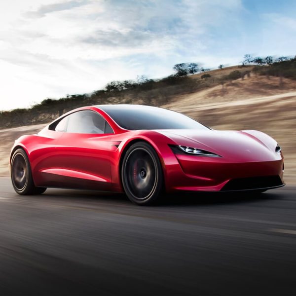 Le Tesla Roadster arrive enfin, il n’aura fallu que neuf ans pour connaître la date