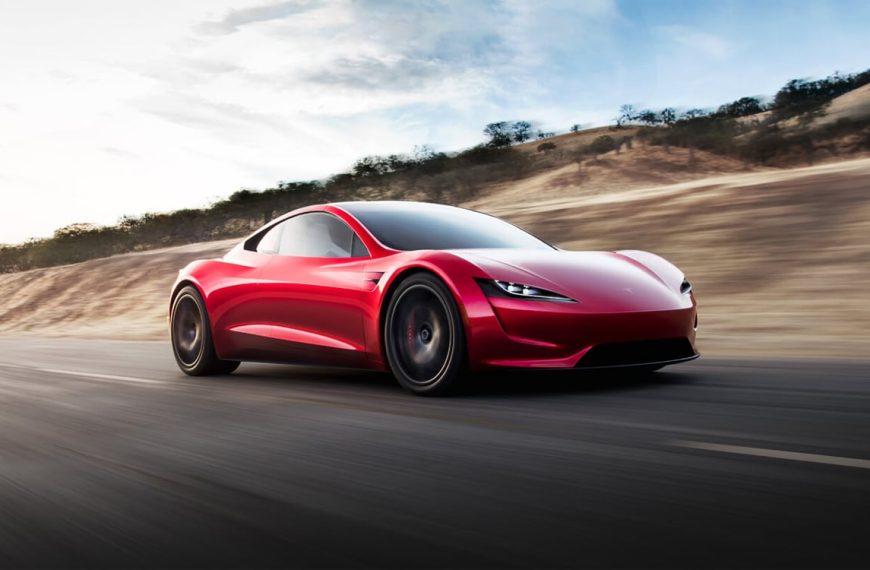 Le Tesla Roadster arrive enfin, il n’aura fallu que neuf ans pour connaître la date
