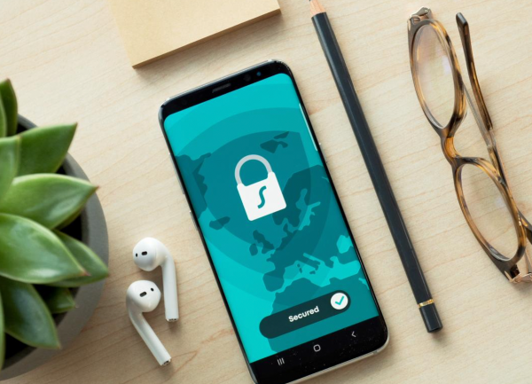 Synacktiv étend sa solution d'investigation mobile aux entreprises