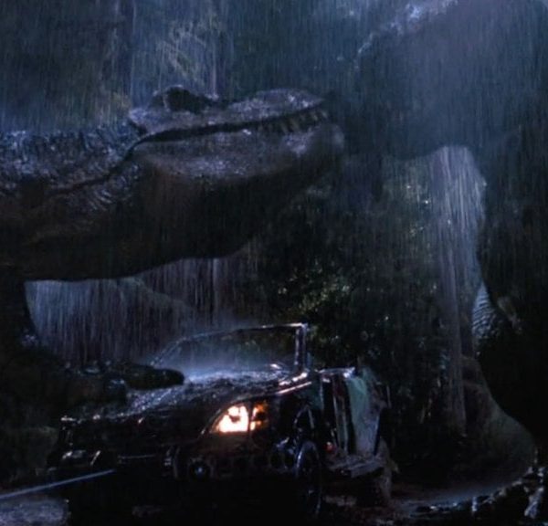 Si vous arrêtez Jurassic Park Le Monde Perdu à la minute 1:48:43, vous verrez que le T-Rex a le complexe de Michael Jordan !