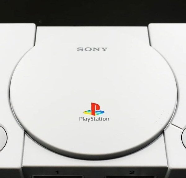 Vous vous rappelez de la musique d'intro de la PS1 ? Voici pourquoi elle nous donne encore tous des frissons 25 ans après