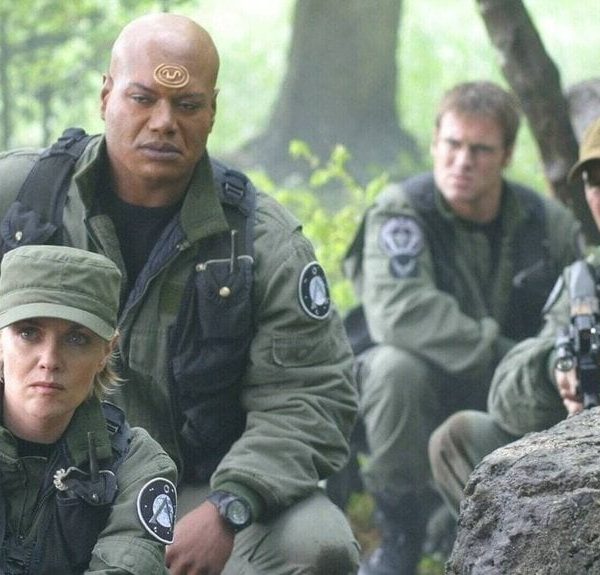 Stargate SG-1 : les fans veulent toujours qu'Amazon fasse une suite, la campagne #SaveStargate et les coulisses de la révolte