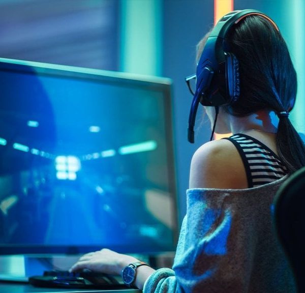 Dans l'ombre des streams sur Twitch : les témoignages chocs des joueuses françaises