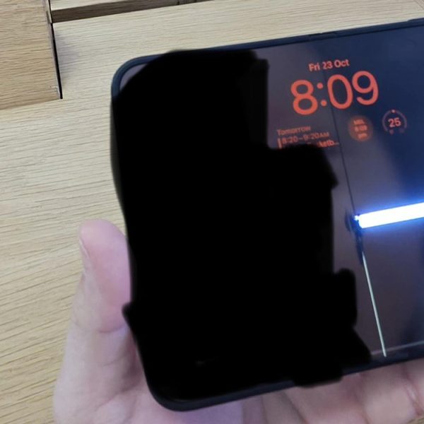 L’écran de l’iPhone Duo se fissurerait après quelques heures, les utilisateurs enragent