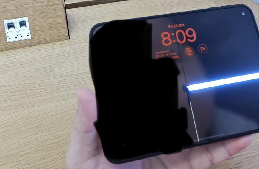 L’écran de l’iPhone Duo se fissurerait après quelques heures, les utilisateurs enragent