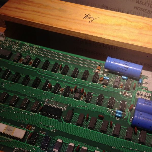 Le premier ordinateur d’Apple se vend 1,15 million de dollar grâce à une lettre de Steve Jobs
