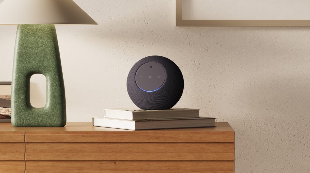 Amazon lance une nouvelle enceinte Echo Studio, avec une Alexa plus intelligente et une caméra qui change tout
