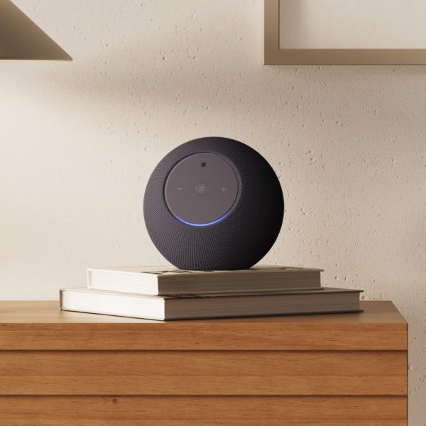 Amazon lance une nouvelle enceinte Echo Studio, avec une Alexa plus intelligente et une caméra qui change tout