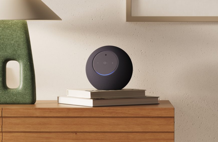 Amazon lance une nouvelle enceinte Echo Studio, avec une Alexa plus intelligente et une caméra qui change tout