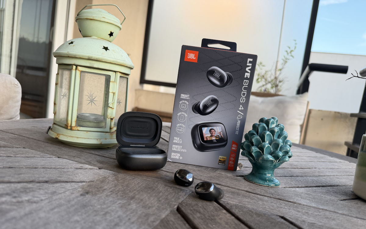 Test JBL Live Buds 4 : des écouteurs boutons discrets et complets
