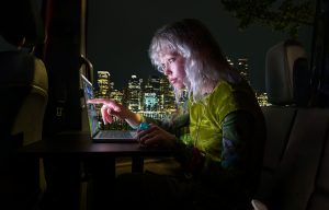 Il est enfin là : Apple dévoile son tout premier MacBook Pro OLED, et oui, l’écran est tactile